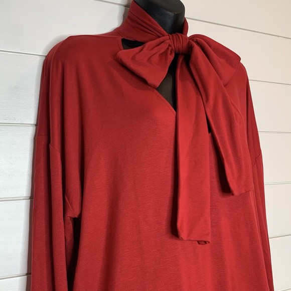 Cabi Medium Top 3804 Red SOFT Ties at V-Neck Long Sleeve Tess Tee Christmas - Picture 3 of 7